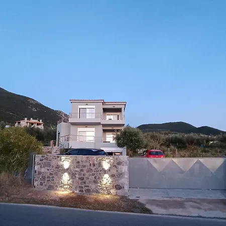 Evilenia Luxury Apartments Kalamata Exterior photo